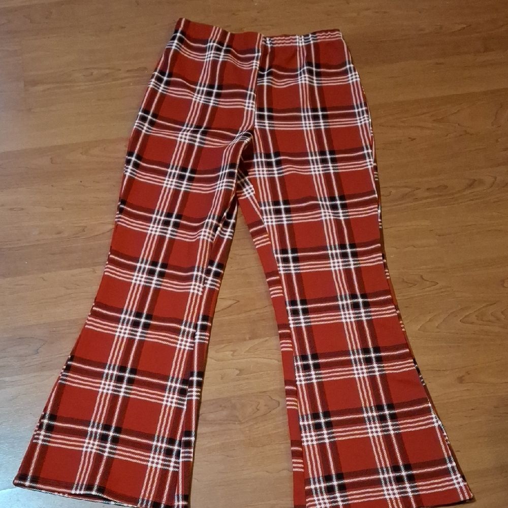 No Boundaries Red and White Plaid Pants (Mis023)